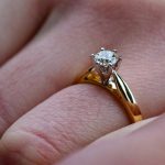 pierścionek zaręczynowy